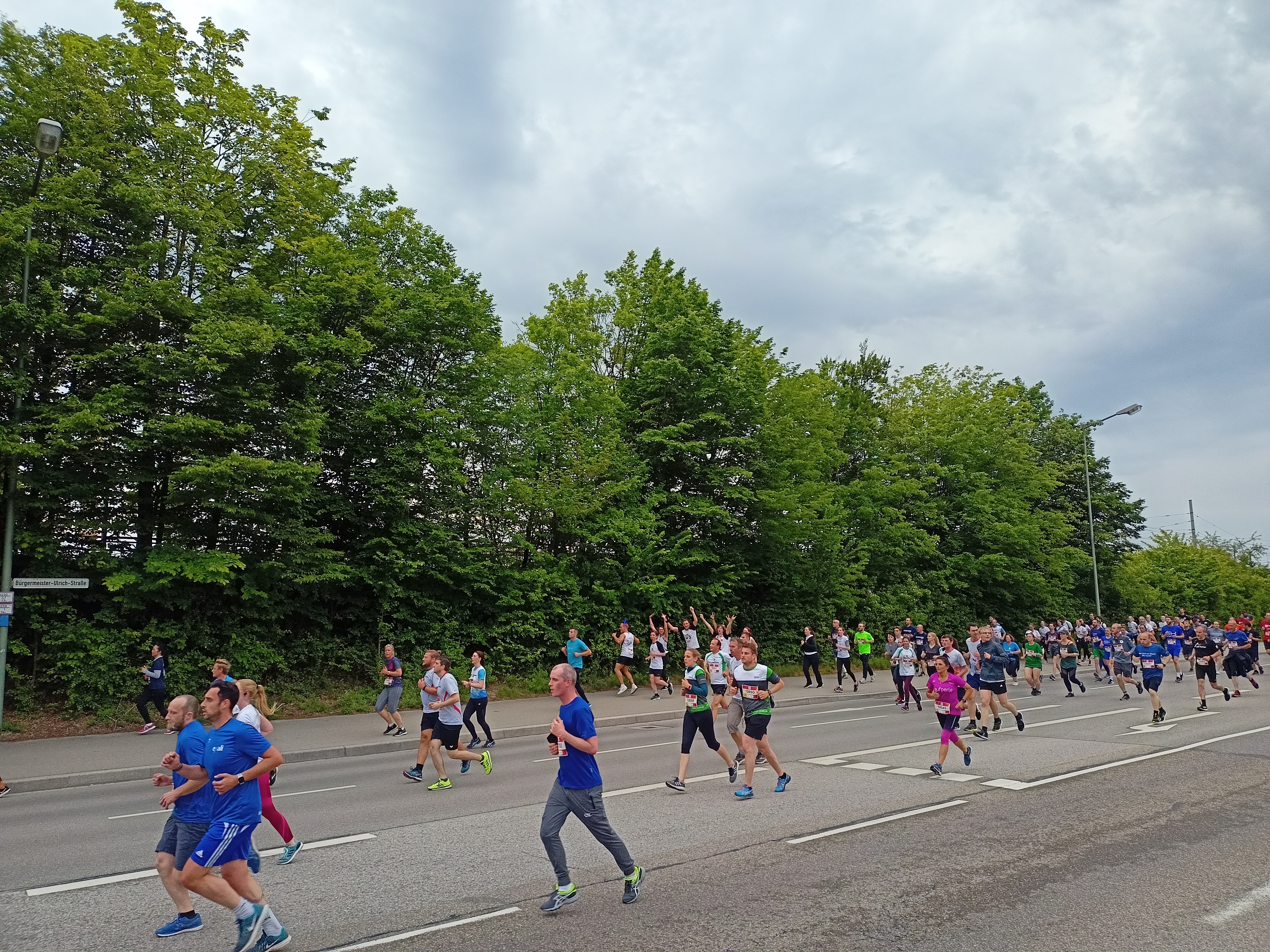 11. M-net Firmenlauf Augsburg - TUXEDO Computers.