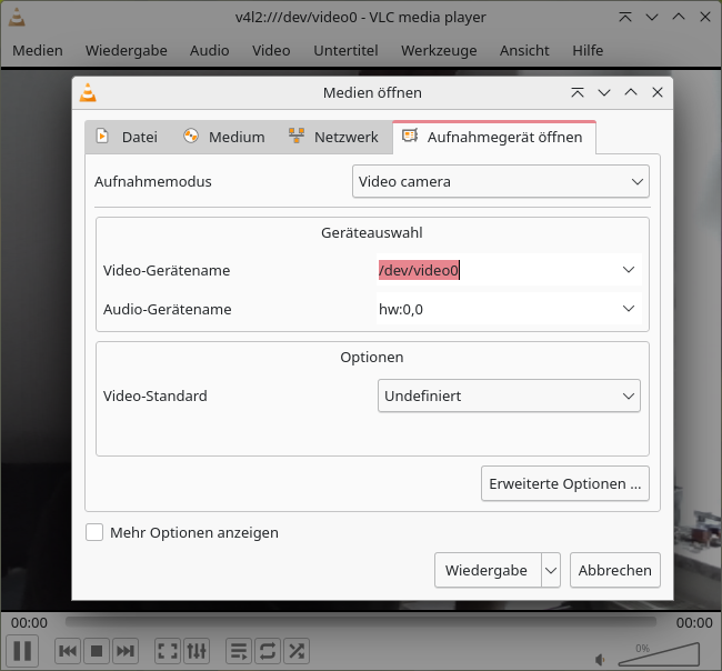 Wählen Sie <kbd>/dev/video0</kbd> und <kbd>hw:0,0</kbd> als Aufnahmegerät in den Einstellungen von VLC aus.